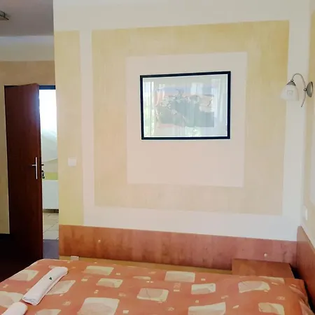 5 Debow Bed & Breakfast