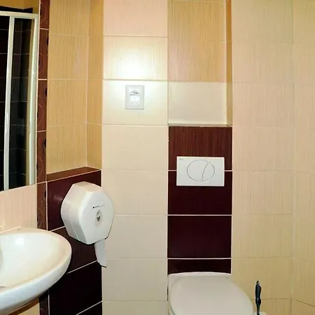 Nocleg ze śniadaniem 5 Dębów 3*