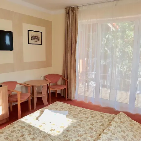 5 Debow Bed & Breakfast 3*