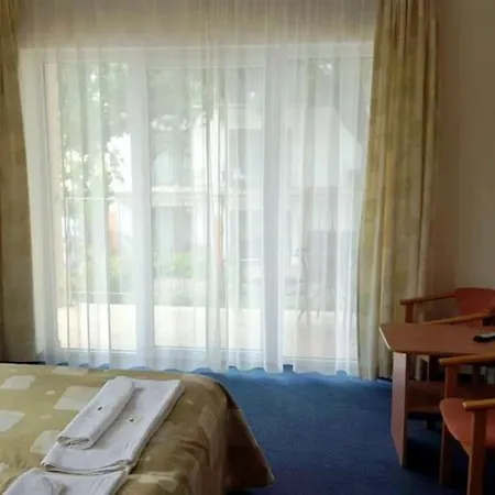 Bed & Breakfast 5 Debow