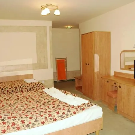 5 Debow Bed & Breakfast 3*