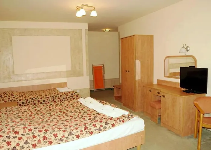 5 Debow Bed & Breakfast 3*